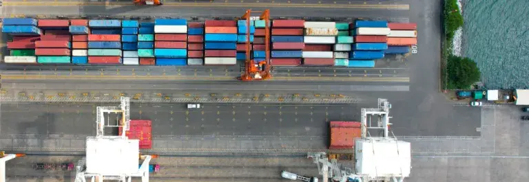 International shipping port © Pexels