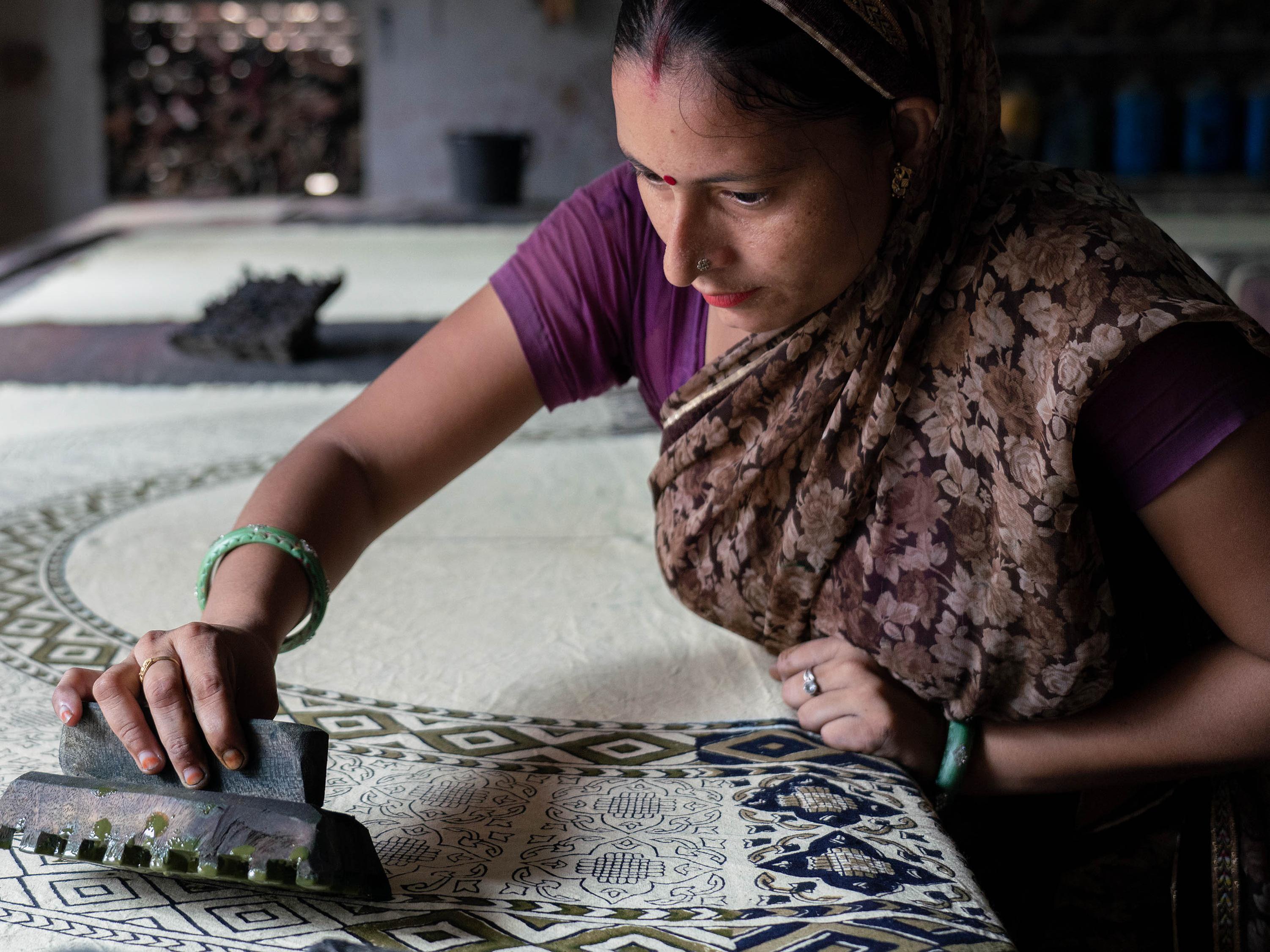 Woman hand printing textiles_Photographed by Nitin Gera © GoodWeave